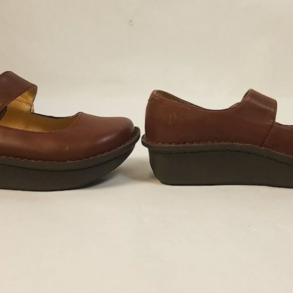 Women's Alegria Brown Leather Clogs - Picture 7 of 8